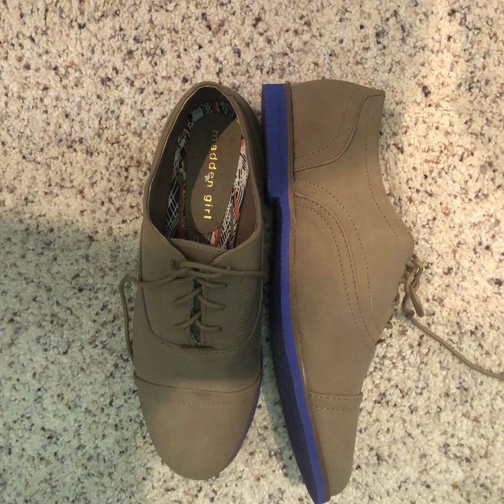 Madden girl laced booties, tan with blue bottom